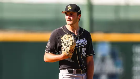 Volmerding Waiting for Pitch