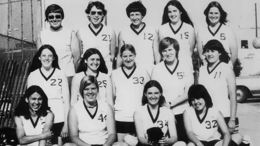 1975 Team Photo Web Main