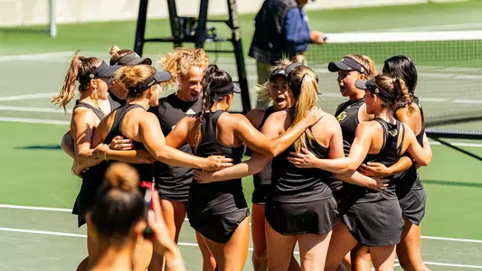 Team Huddle, Columbia, 032125