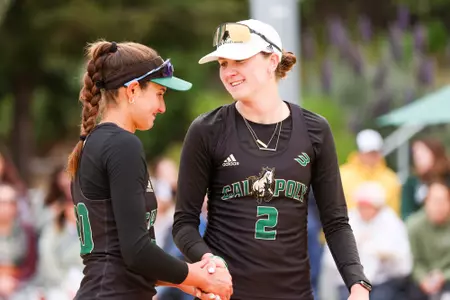 Ella Connor, Izzy Martinez