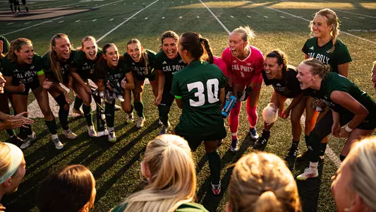 Cal Poly Women's Soccer Team Huddle, San Francisco, 080625