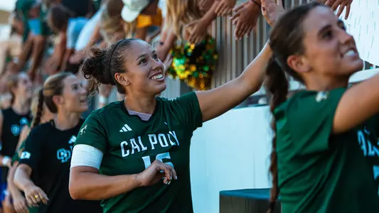Siena Urzua, high five crowd, Cal, 090725