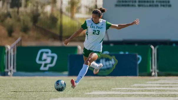 Mya Clarke, UC Irvine, 102526