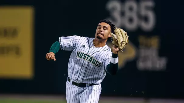 McLaurin Fielding Fly Ball (2026)