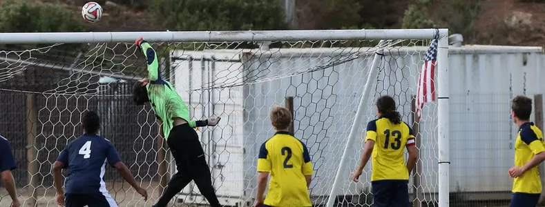 Banana Slugs close regular season with win over Menlo Image