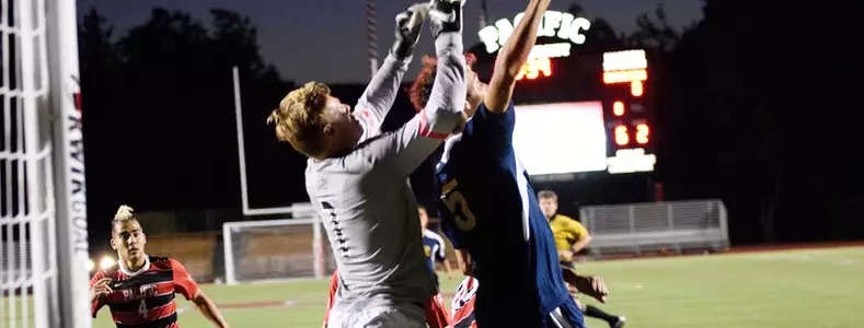 Soccer Drops Pair on Oregon Trip Image