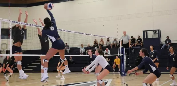 Women's volleyball defeats hard-hitting Oaks in five Image