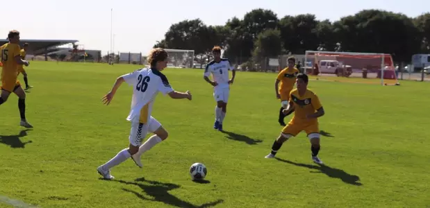 Penguins Slide Past the Slugs 3-2 in exciting back-and-forth match Image