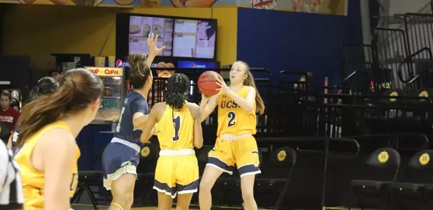 Boxers hold off UC Santa Cruz 67-59 Image