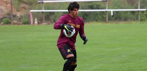 Pair of Second Half Goals Push Oaks Past Banana Slugs 3-0 Image