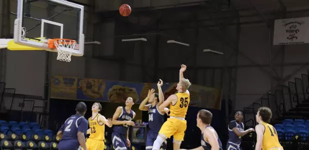 Men's Basketball beats Westcliff by 13 to close road-trip Image