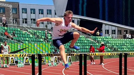 Hofstetter warming up for the 110m hurdle event of the decathlon at the 2024 USATF U20 Championships
