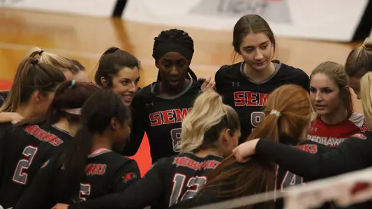 SEMOvb_Team_huddle_2019_vs_Murray_State