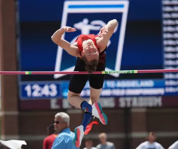 RBX80096_1119_Donald_Hatfield_Jackson_2021_NCAA_West_Prelim_HJ.jpg