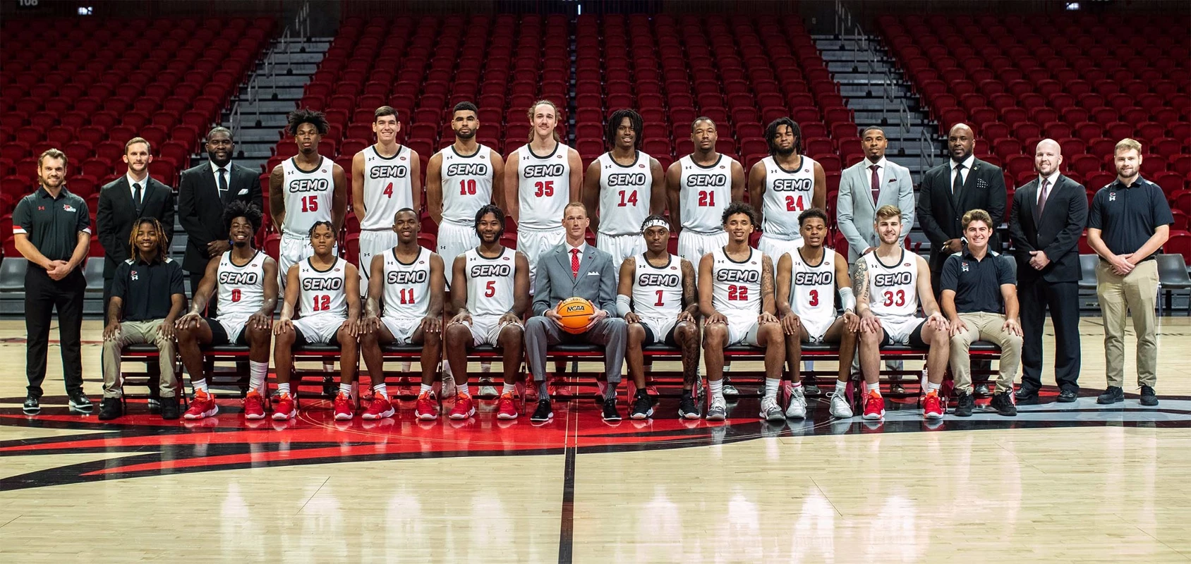 2022-23 SEMO Men's Basketball Team Photo