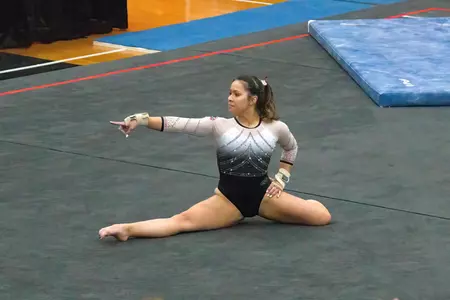 Anna_Kaziska_SEMOGYM_ISU_2022.jpeg