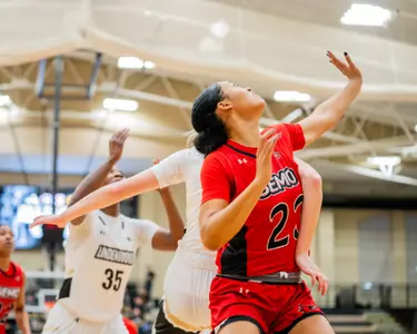 Women's Basketball Falls 71-52 Thursday Night at Eastern Illinois Image