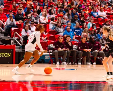 Women's Basketball Begins 2025-26 Campaign Tuesday at Illinois Image