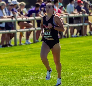 Julia Martinez dura finishing the race