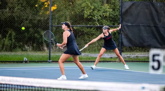 Maja & Mia Tennis Doubles