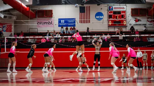Lucy Arndt reading the ball for the kill