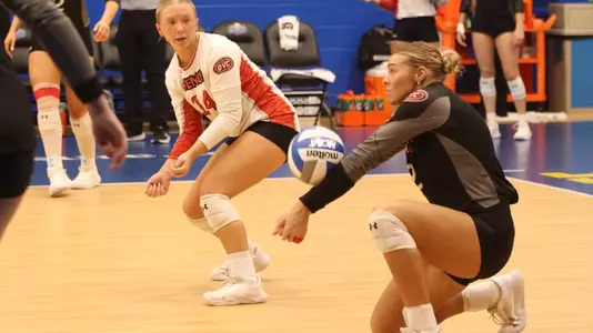 Lucy Arndt goes low for the dig to keep SEMO in the point