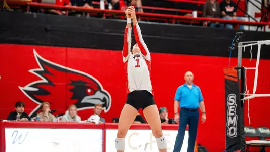Nina Schuberth sets the ball for the attack