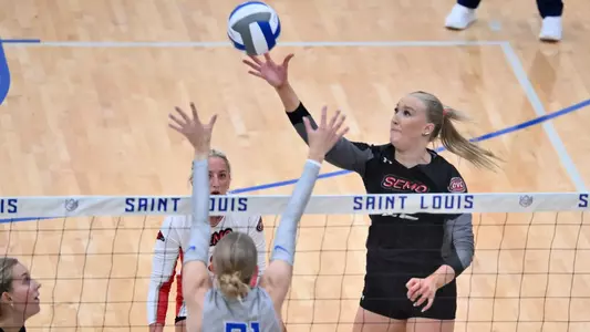 Reagan Nelson with a tip attack