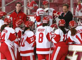 Women's Ice Hockey 2006-07 Season in Review Image