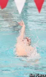 Mun Hon Lee led the men's team with a 2nd place finish in the 200IM