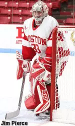 Junior Victoria Hanson made 32 saves to defeat BC in the 2015 Hockey East championship game.