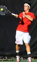 Junior Jake De Vries dropped just three games in a dominating win at No. 5 singles.