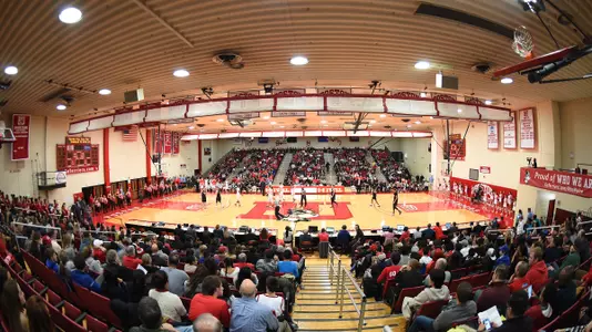 2017-18 Men's Basketball Case Gym Wide Photo