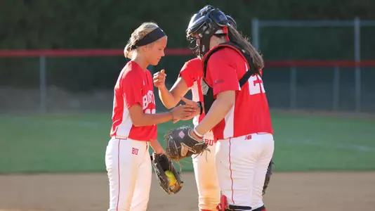 Softball Huddle - Magane, Heinen