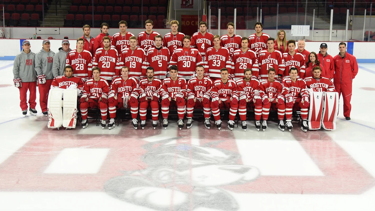 2018-19 Men's Hockey Team Photo