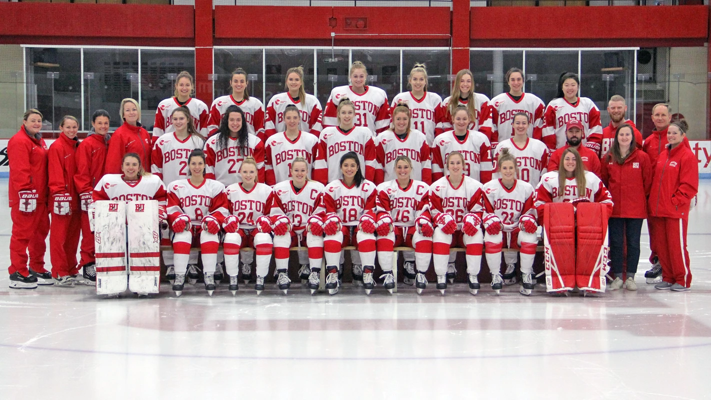 2018-19 Women's Ice Hockey Team Photo