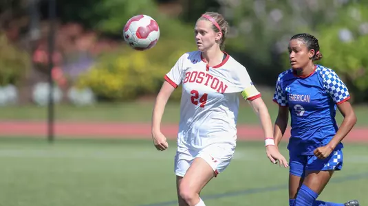 Kelly Harris looks to get the ball.