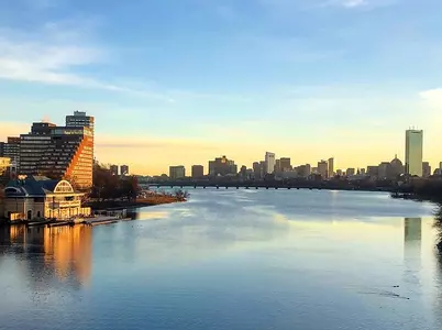 Dewolfe Charles River 19