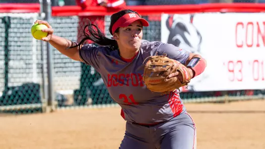 Alex Ponce throws the ball.