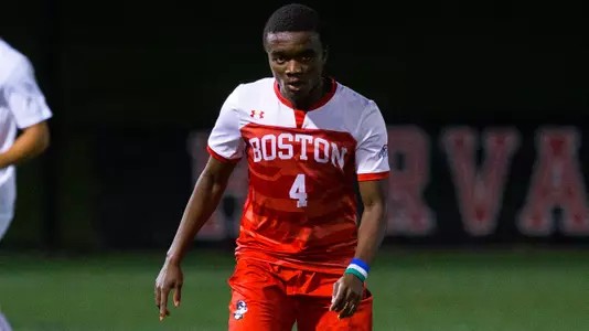 Peter Kargbo looks for an open teammate.