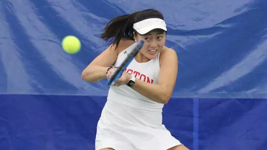 Steph Nguyen has a double backhand with the ball in front
