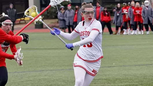 Emma Pfaff about to shoot the ball