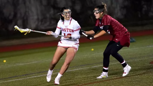 Lauren Kaye working off a Harvard defender