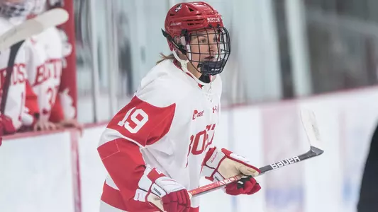 Emma Wuthrich playing hockey