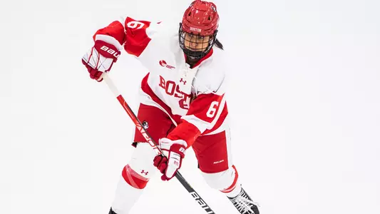 Nadia Mattivi playing hockey