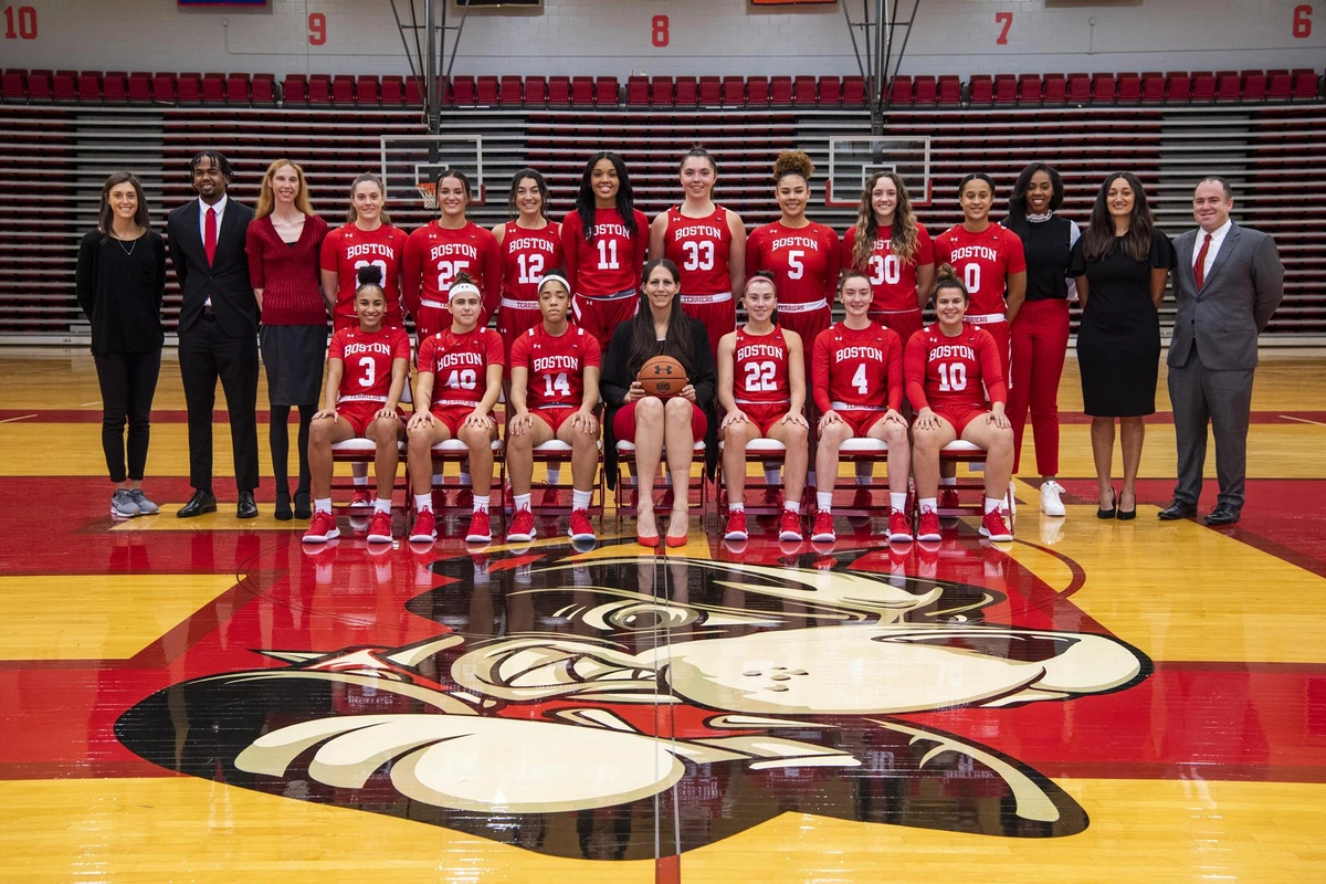 The 2021-22 Women's Basketball Team Photo