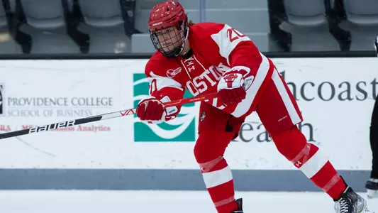 Julia Shaunessy playing hockey