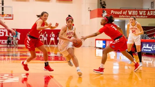 Sydney Johnson races through the lane with the ball during a home game in 2019.