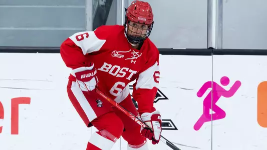 Nadia Mattivi playing hockey