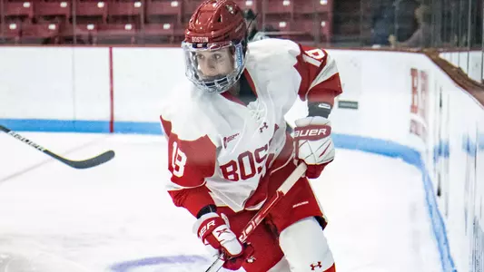 Haylee Blinkhorn playing hockey